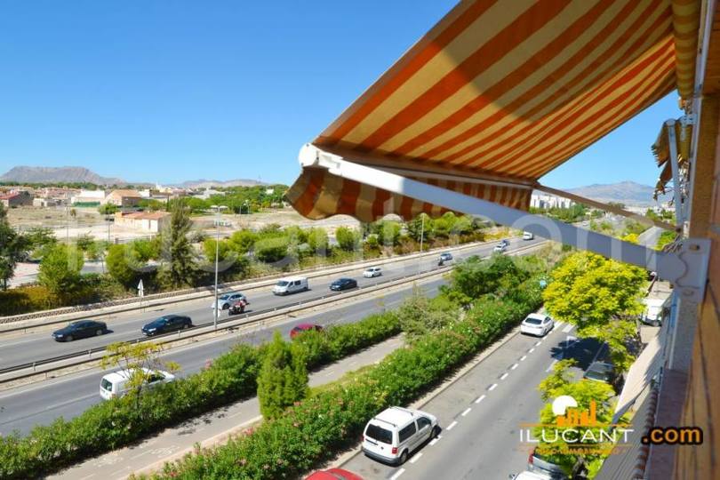 Alicante,Alicante,España,3 Bedrooms Bedrooms,2 BathroomsBathrooms,Pisos,12667