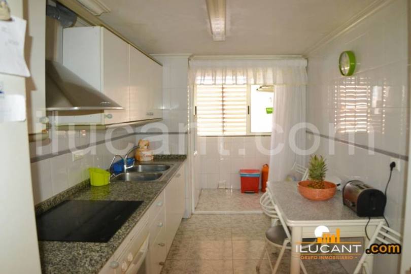 Alicante,Alicante,España,3 Bedrooms Bedrooms,2 BathroomsBathrooms,Pisos,12667