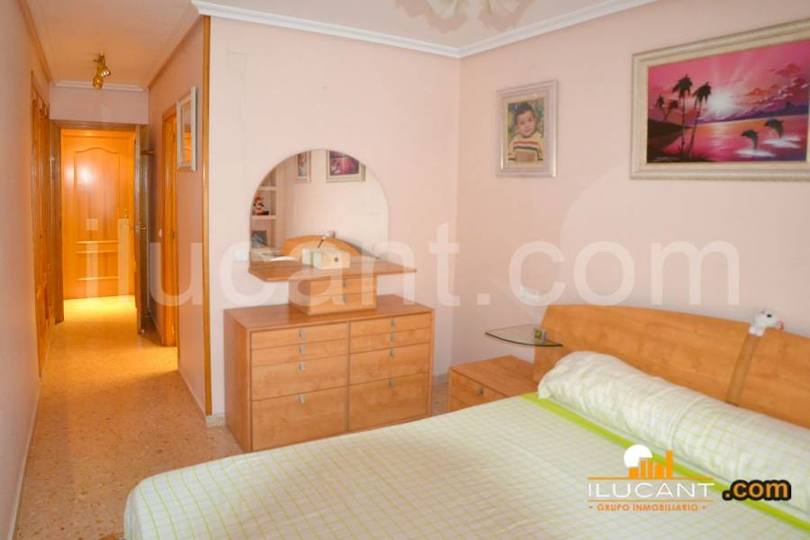 Alicante,Alicante,España,3 Bedrooms Bedrooms,2 BathroomsBathrooms,Pisos,12667