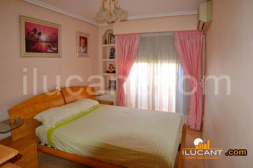 Alicante,Alicante,España,3 Bedrooms Bedrooms,2 BathroomsBathrooms,Pisos,12667