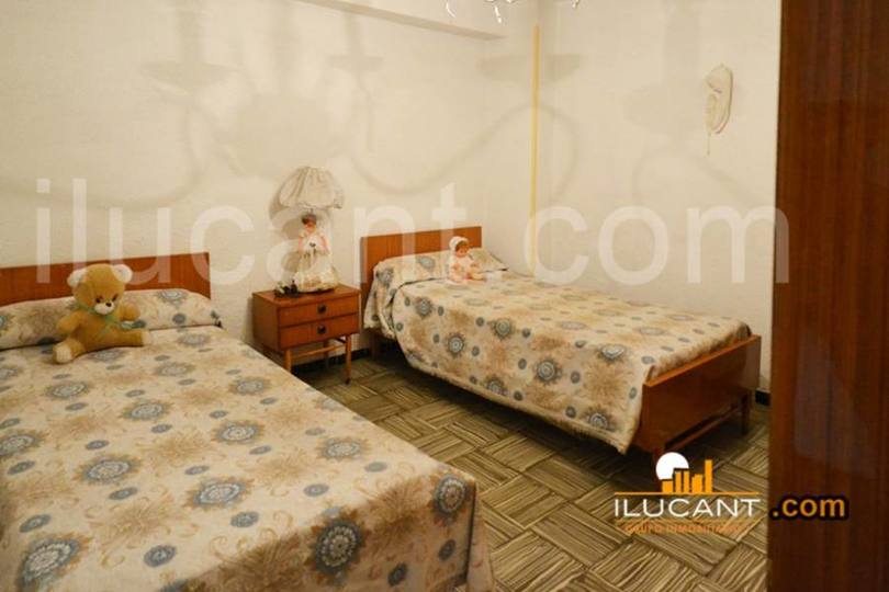 Alicante,Alicante,España,3 Bedrooms Bedrooms,1 BañoBathrooms,Pisos,12677