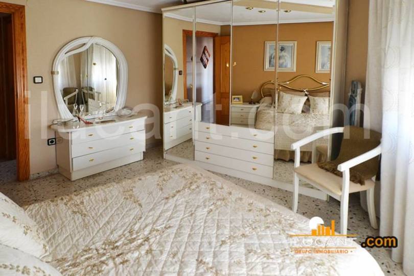 Alicante,Alicante,España,3 Bedrooms Bedrooms,2 BathroomsBathrooms,Pisos,12680