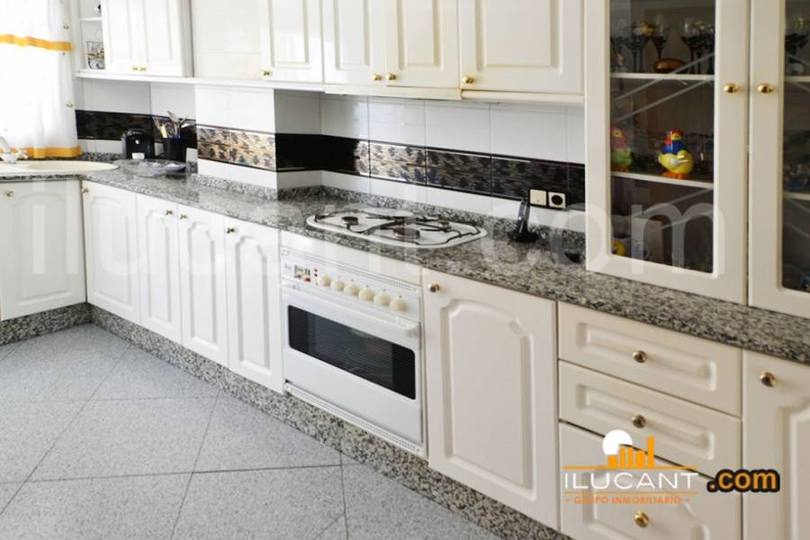 Alicante,Alicante,España,3 Bedrooms Bedrooms,2 BathroomsBathrooms,Pisos,12680