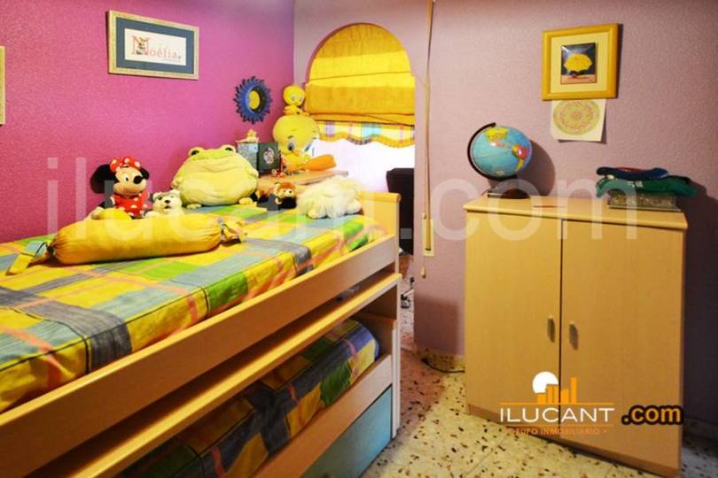 Alicante,Alicante,España,3 Bedrooms Bedrooms,2 BathroomsBathrooms,Pisos,12680