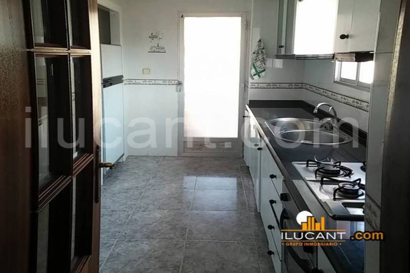 Alicante,Alicante,España,3 Bedrooms Bedrooms,2 BathroomsBathrooms,Pisos,12697