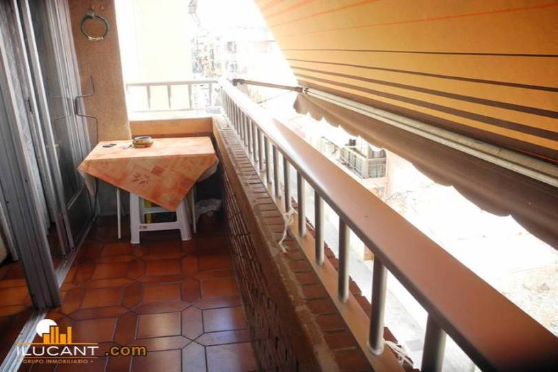 Alicante,Alicante,España,3 Bedrooms Bedrooms,2 BathroomsBathrooms,Pisos,12703