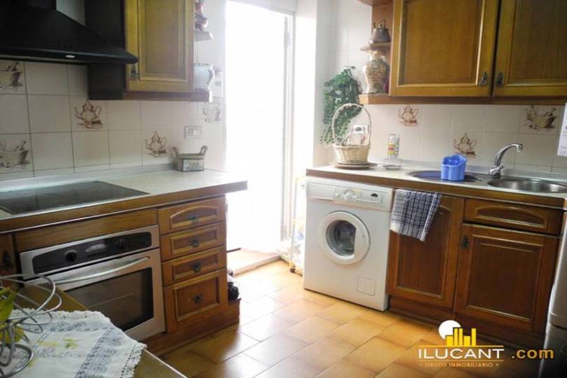 Alicante,Alicante,España,3 Bedrooms Bedrooms,2 BathroomsBathrooms,Pisos,12703