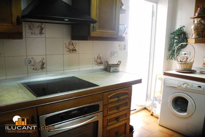 Alicante,Alicante,España,3 Bedrooms Bedrooms,2 BathroomsBathrooms,Pisos,12703