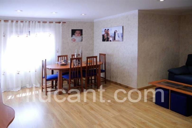 Alicante,Alicante,España,3 Bedrooms Bedrooms,2 BathroomsBathrooms,Pisos,12708