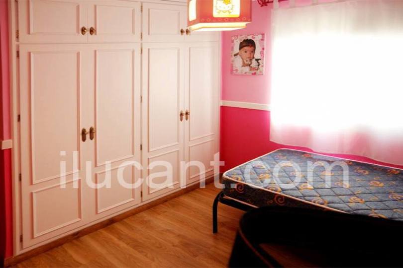 Alicante,Alicante,España,3 Bedrooms Bedrooms,2 BathroomsBathrooms,Pisos,12708