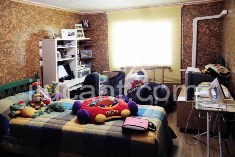 Alicante,Alicante,España,3 Bedrooms Bedrooms,2 BathroomsBathrooms,Pisos,12708