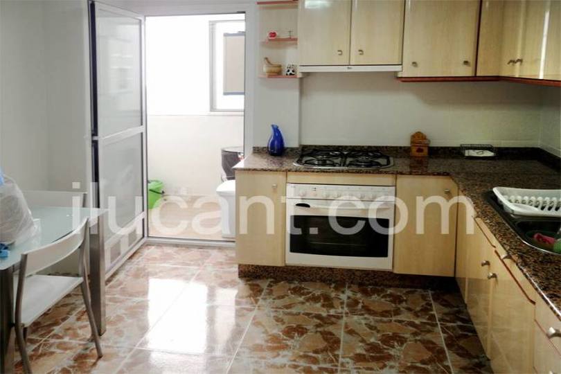 Alicante,Alicante,España,3 Bedrooms Bedrooms,2 BathroomsBathrooms,Pisos,12708