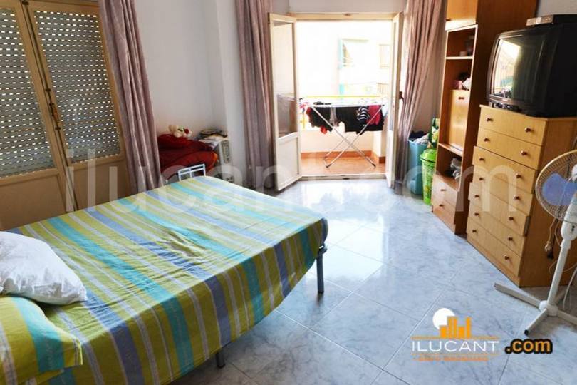 Alicante,Alicante,España,3 Bedrooms Bedrooms,1 BañoBathrooms,Pisos,12713