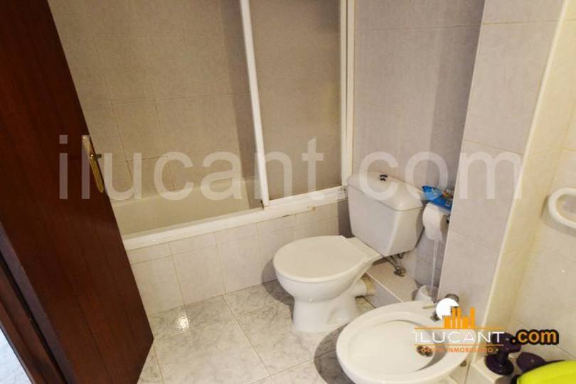Alicante,Alicante,España,3 Bedrooms Bedrooms,1 BañoBathrooms,Pisos,12713