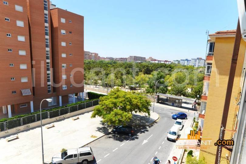 Alicante,Alicante,España,3 Bedrooms Bedrooms,1 BañoBathrooms,Pisos,12714