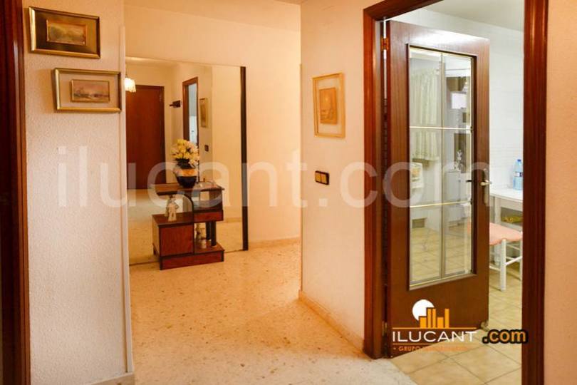 Alicante,Alicante,España,3 Bedrooms Bedrooms,2 BathroomsBathrooms,Pisos,12723
