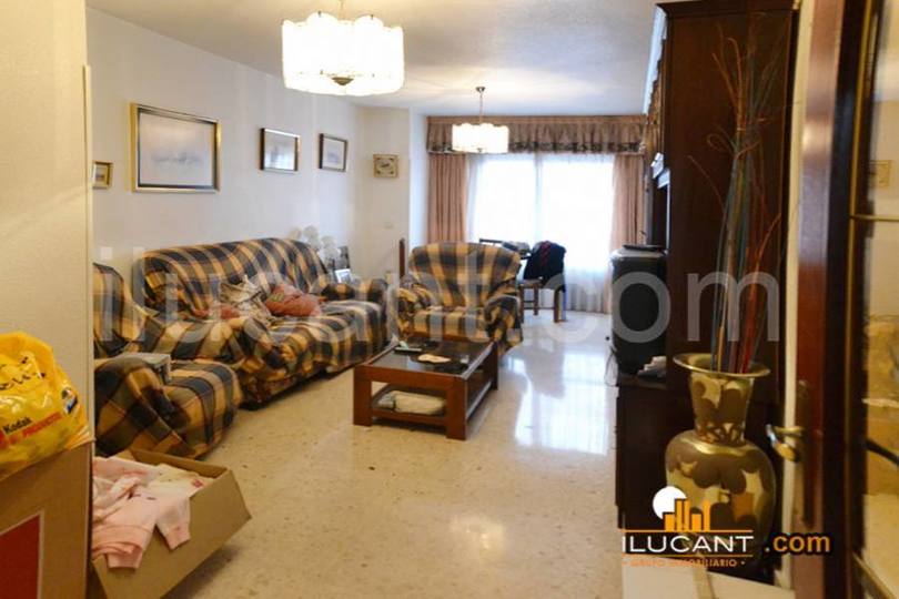 Alicante,Alicante,España,3 Bedrooms Bedrooms,2 BathroomsBathrooms,Pisos,12723