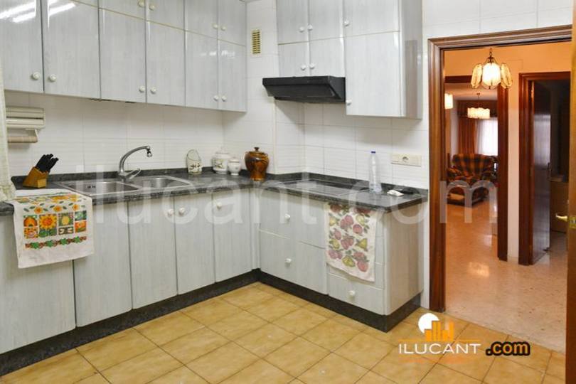 Alicante,Alicante,España,3 Bedrooms Bedrooms,2 BathroomsBathrooms,Pisos,12723