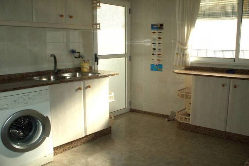 Alicante,Alicante,España,3 Bedrooms Bedrooms,2 BathroomsBathrooms,Pisos,12729