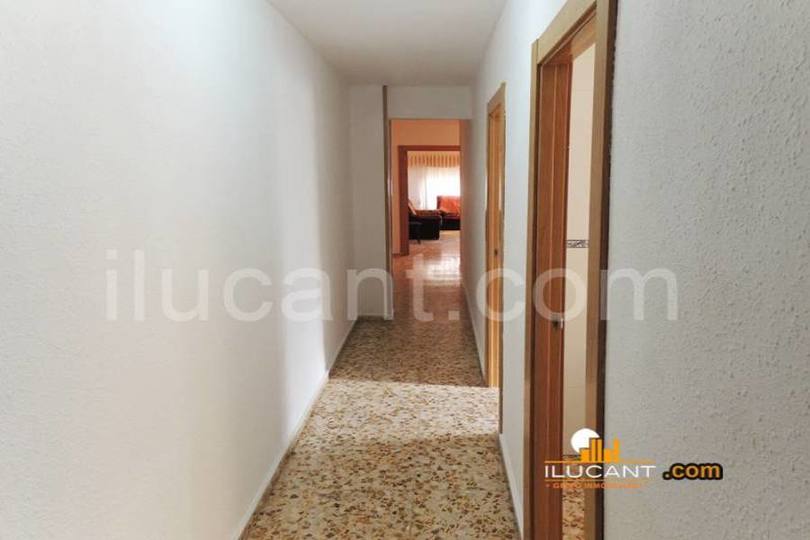 Alicante,Alicante,España,4 Bedrooms Bedrooms,2 BathroomsBathrooms,Pisos,12730