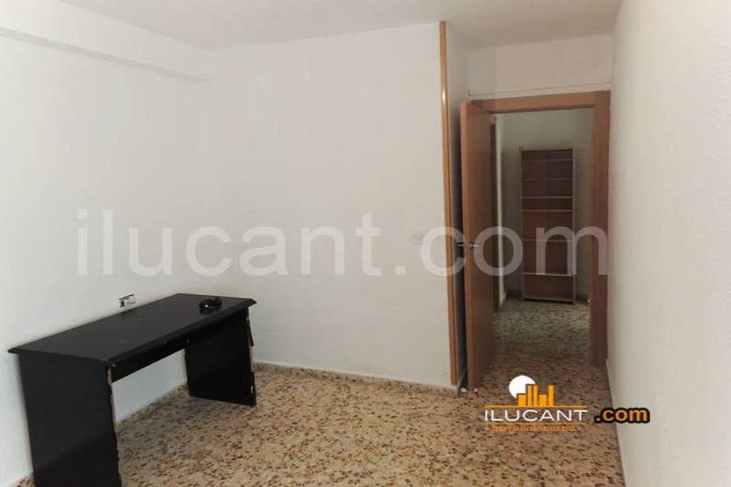 Alicante,Alicante,España,4 Bedrooms Bedrooms,2 BathroomsBathrooms,Pisos,12730