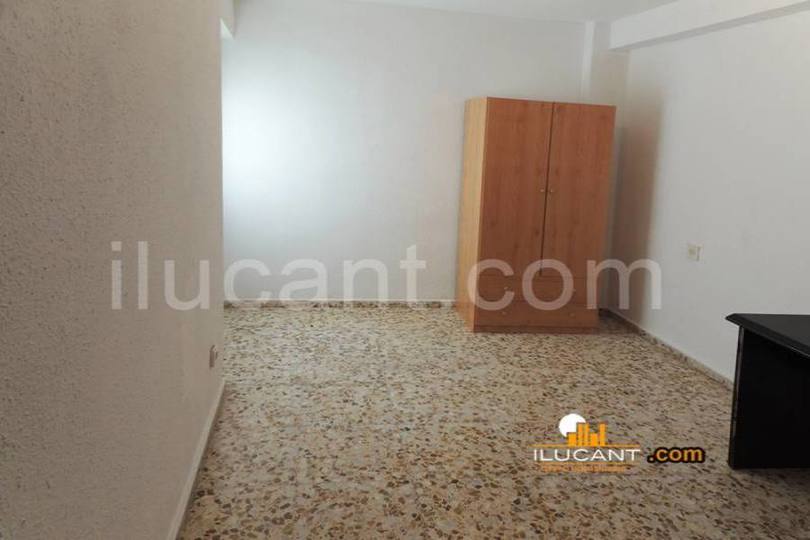 Alicante,Alicante,España,4 Bedrooms Bedrooms,2 BathroomsBathrooms,Pisos,12730
