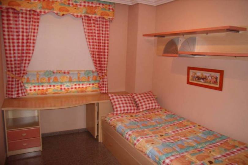 Alicante,Alicante,España,4 Bedrooms Bedrooms,2 BathroomsBathrooms,Pisos,12731