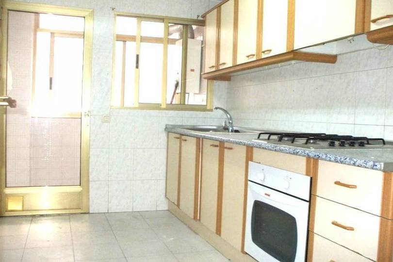 Alicante,Alicante,España,4 Bedrooms Bedrooms,2 BathroomsBathrooms,Pisos,12741