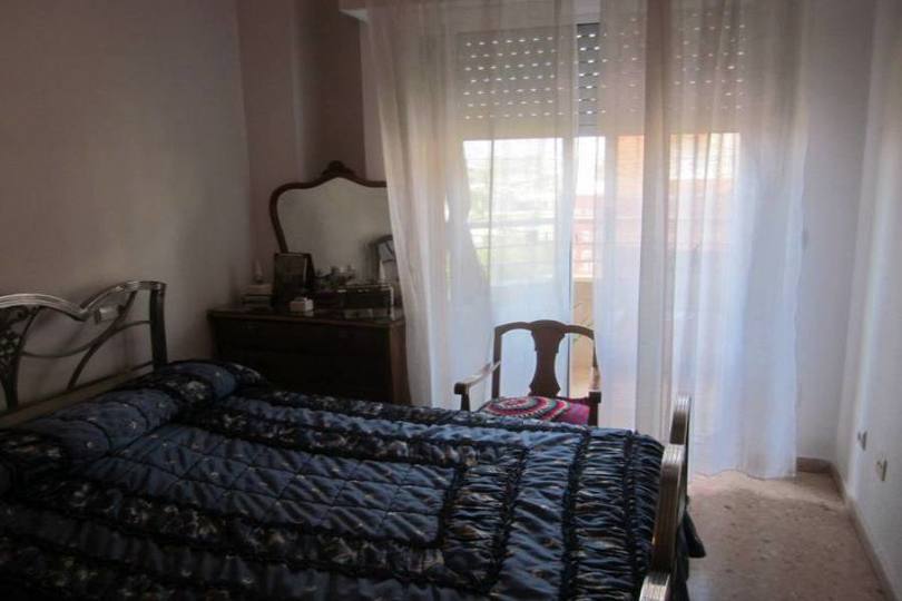 Alicante,Alicante,España,4 Bedrooms Bedrooms,2 BathroomsBathrooms,Pisos,12742