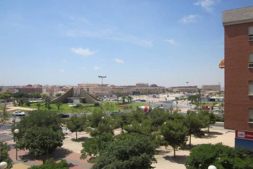 Alicante,Alicante,España,4 Bedrooms Bedrooms,2 BathroomsBathrooms,Pisos,12742