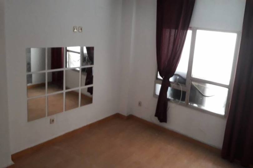 Alicante,Alicante,España,5 Bedrooms Bedrooms,1 BañoBathrooms,Pisos,13852