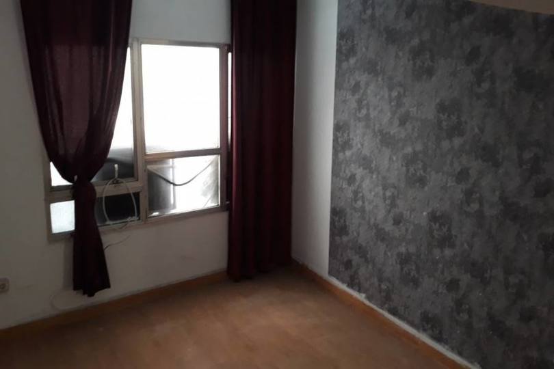 Alicante,Alicante,España,5 Bedrooms Bedrooms,1 BañoBathrooms,Pisos,13852