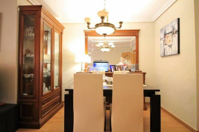 Alicante,Alicante,España,4 Bedrooms Bedrooms,2 BathroomsBathrooms,Pisos,13856