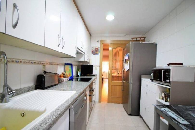 Alicante,Alicante,España,4 Bedrooms Bedrooms,2 BathroomsBathrooms,Pisos,13856