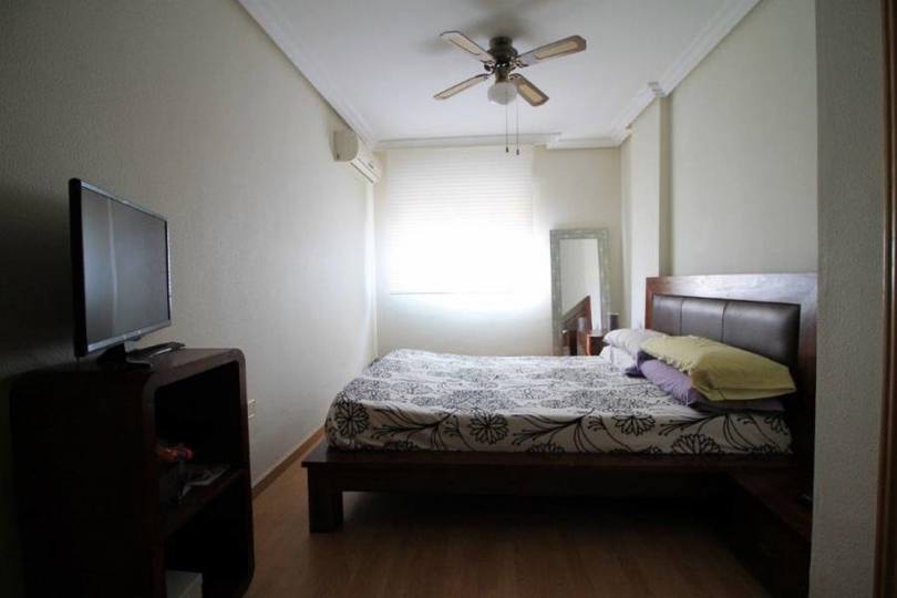 Alicante,Alicante,España,4 Bedrooms Bedrooms,2 BathroomsBathrooms,Pisos,13856