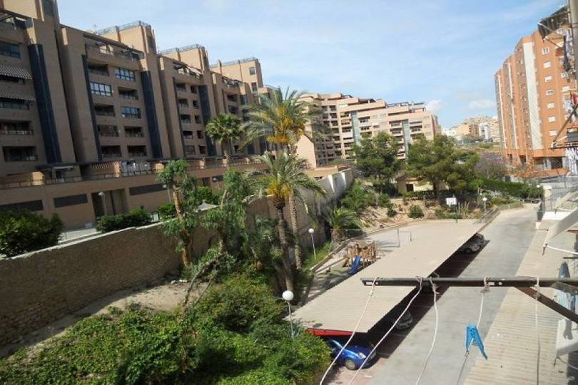 Alicante,Alicante,España,3 Bedrooms Bedrooms,2 BathroomsBathrooms,Pisos,13858