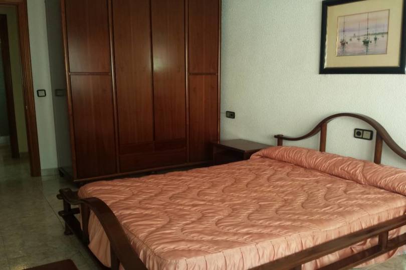 Alicante,Alicante,España,4 Bedrooms Bedrooms,1 BañoBathrooms,Pisos,13867