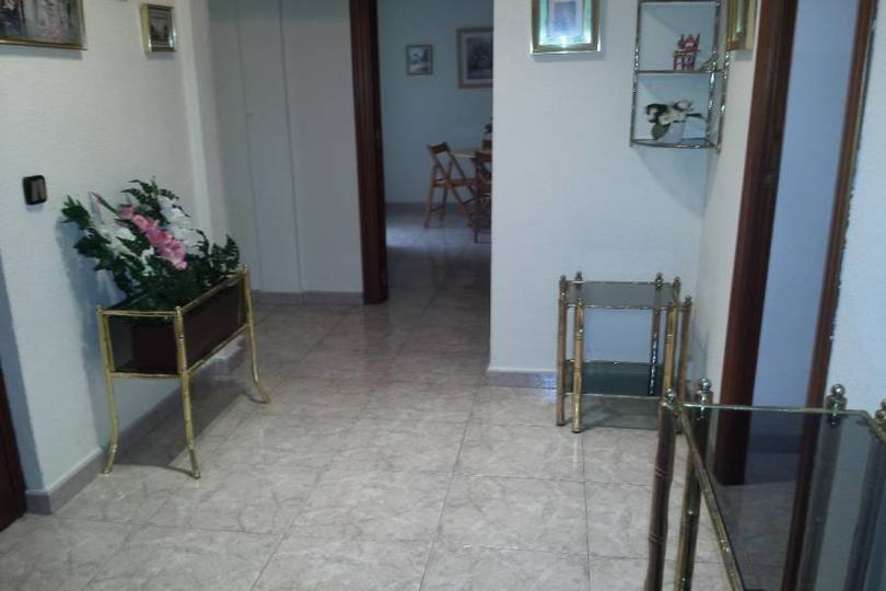 Alicante,Alicante,España,4 Bedrooms Bedrooms,1 BañoBathrooms,Pisos,13867