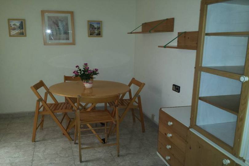 Alicante,Alicante,España,4 Bedrooms Bedrooms,1 BañoBathrooms,Pisos,13867