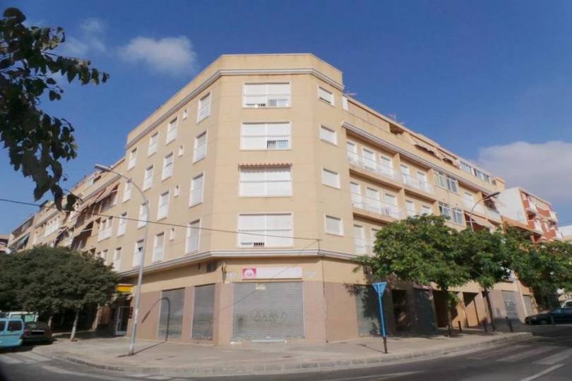 Alicante,Alicante,España,3 Bedrooms Bedrooms,2 BathroomsBathrooms,Pisos,13894