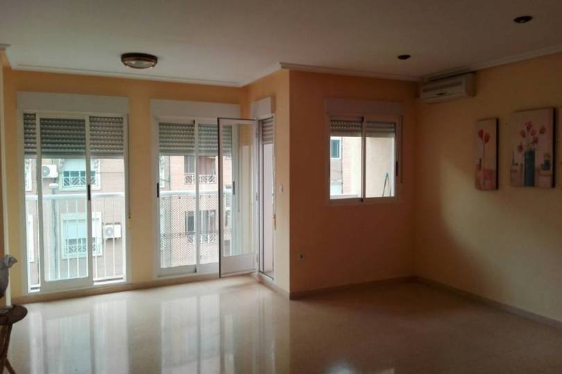 Alicante,Alicante,España,3 Bedrooms Bedrooms,2 BathroomsBathrooms,Pisos,13894