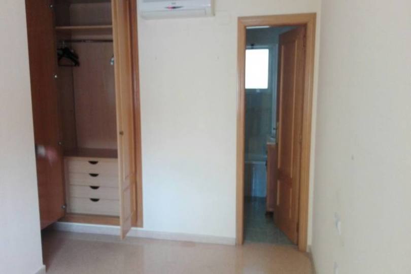 Alicante,Alicante,España,3 Bedrooms Bedrooms,2 BathroomsBathrooms,Pisos,13894
