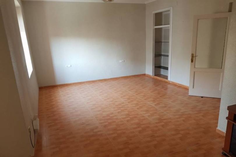 Alicante,Alicante,España,3 Bedrooms Bedrooms,1 BañoBathrooms,Pisos,13900
