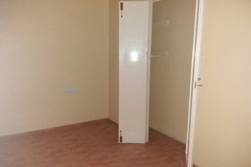 Alicante,Alicante,España,4 Bedrooms Bedrooms,1 BañoBathrooms,Pisos,13904