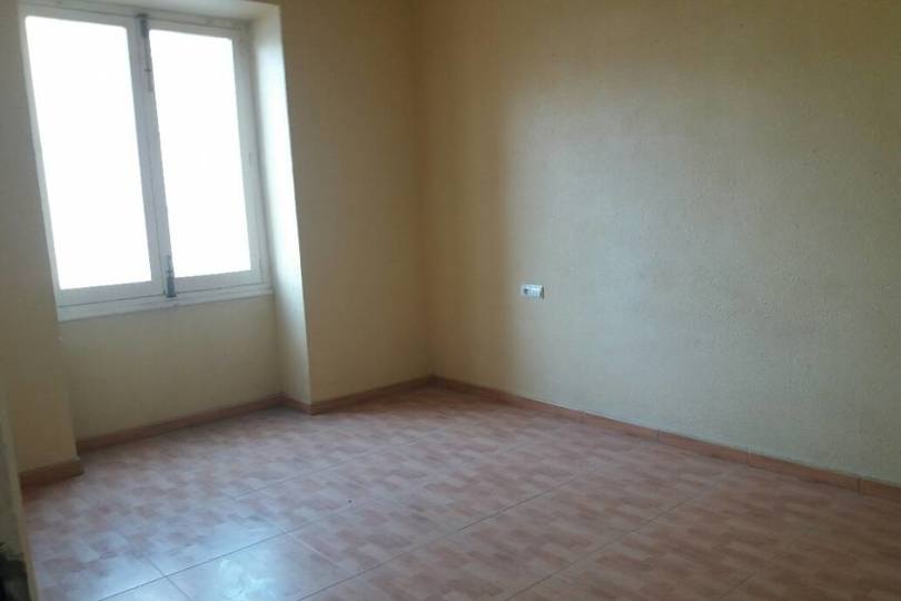 Alicante,Alicante,España,4 Bedrooms Bedrooms,1 BañoBathrooms,Pisos,13904