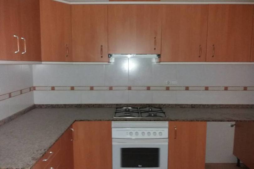 Alicante,Alicante,España,4 Bedrooms Bedrooms,1 BañoBathrooms,Pisos,13904
