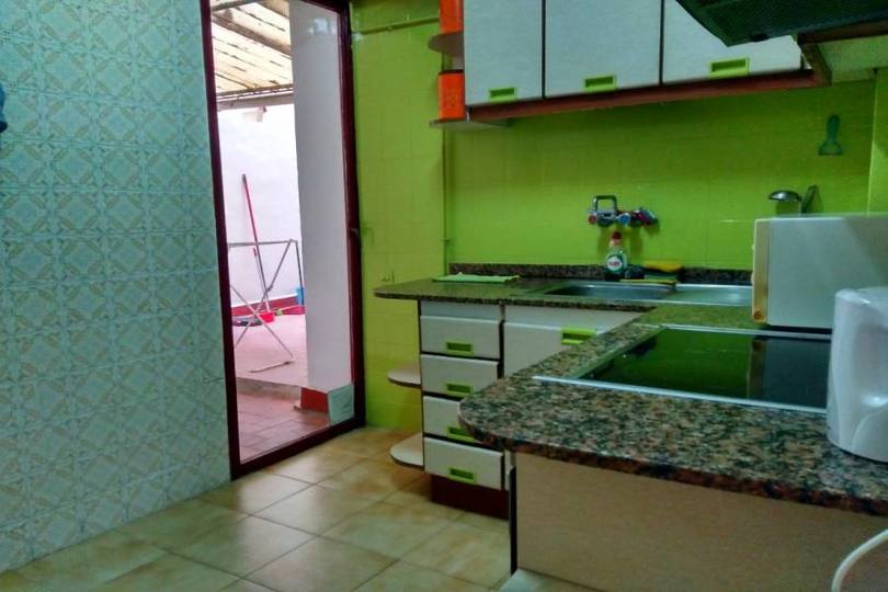 Alicante,Alicante,España,3 Bedrooms Bedrooms,1 BañoBathrooms,Pisos,13906