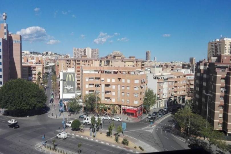 Alicante,Alicante,España,3 Bedrooms Bedrooms,2 BathroomsBathrooms,Pisos,13909