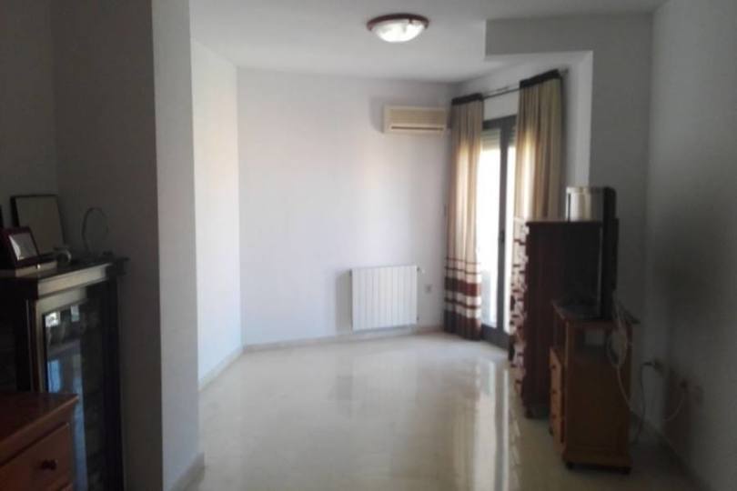 Alicante,Alicante,España,3 Bedrooms Bedrooms,2 BathroomsBathrooms,Pisos,13909