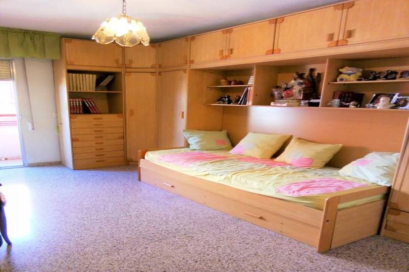Alicante,Alicante,España,4 Bedrooms Bedrooms,2 BathroomsBathrooms,Pisos,13927